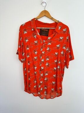 Hooters Button-Up - Sz. M